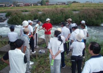 県民スポーツ大会での審判研修の様子（揖斐川）