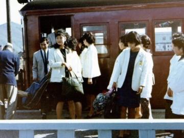 選手団来町の様子（近鉄揖斐駅）
