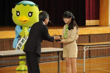 岐阜県より苗木の引き渡し