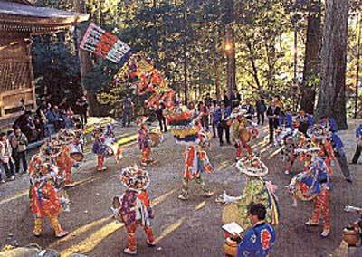 春日　種本中瀬太鼓踊り