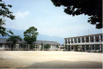 大和小学校校舎（昭和49年9月）の画像
