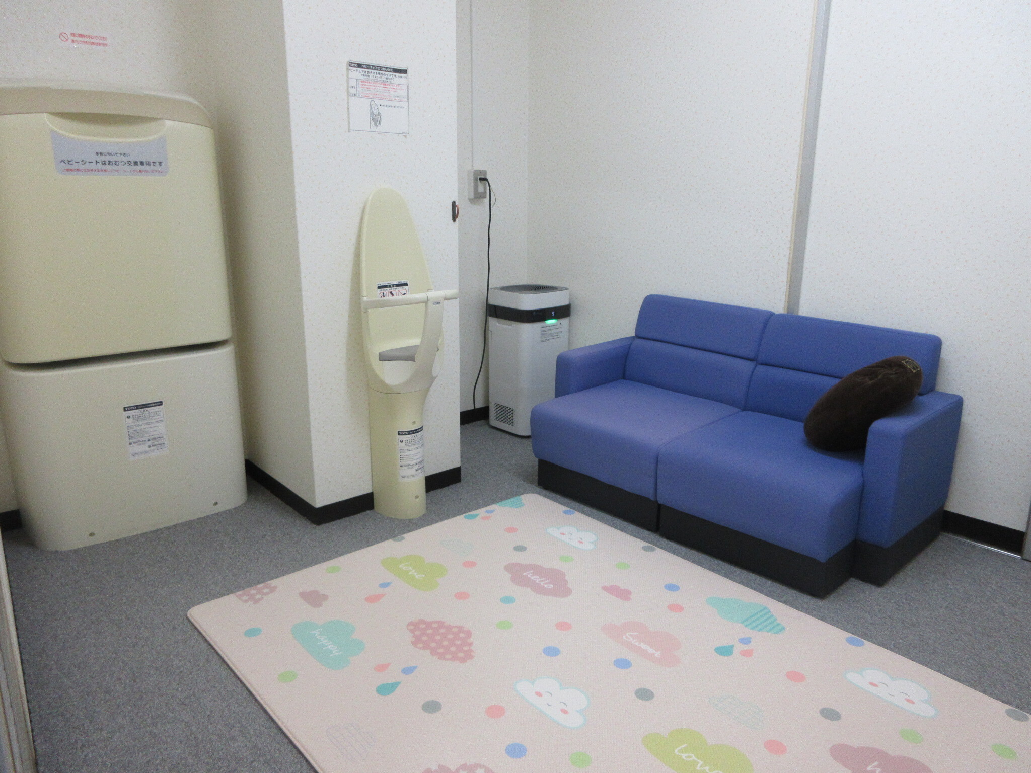 オムツ交換・授乳の部屋の画像