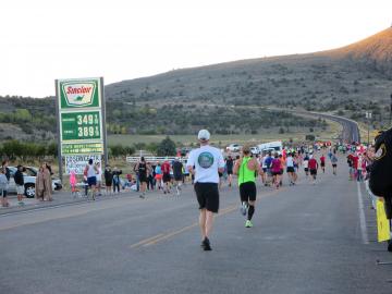 セントジョージマラソン　応援ポイントからの眺め（コース前方）
