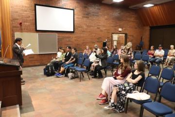 対面式の様子の画像