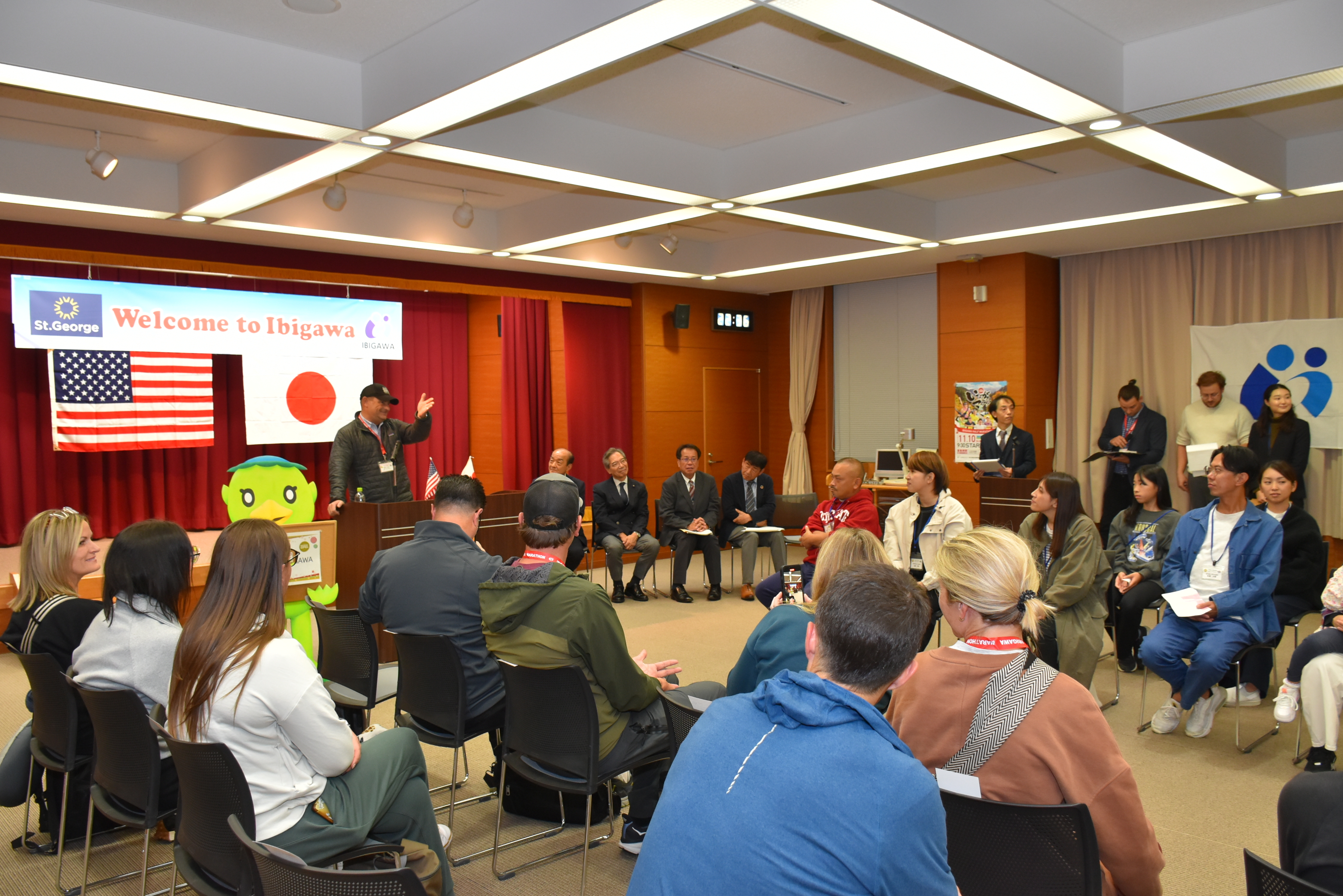 市長代理であるスティーブ・キャンプさんのあいさつの画像