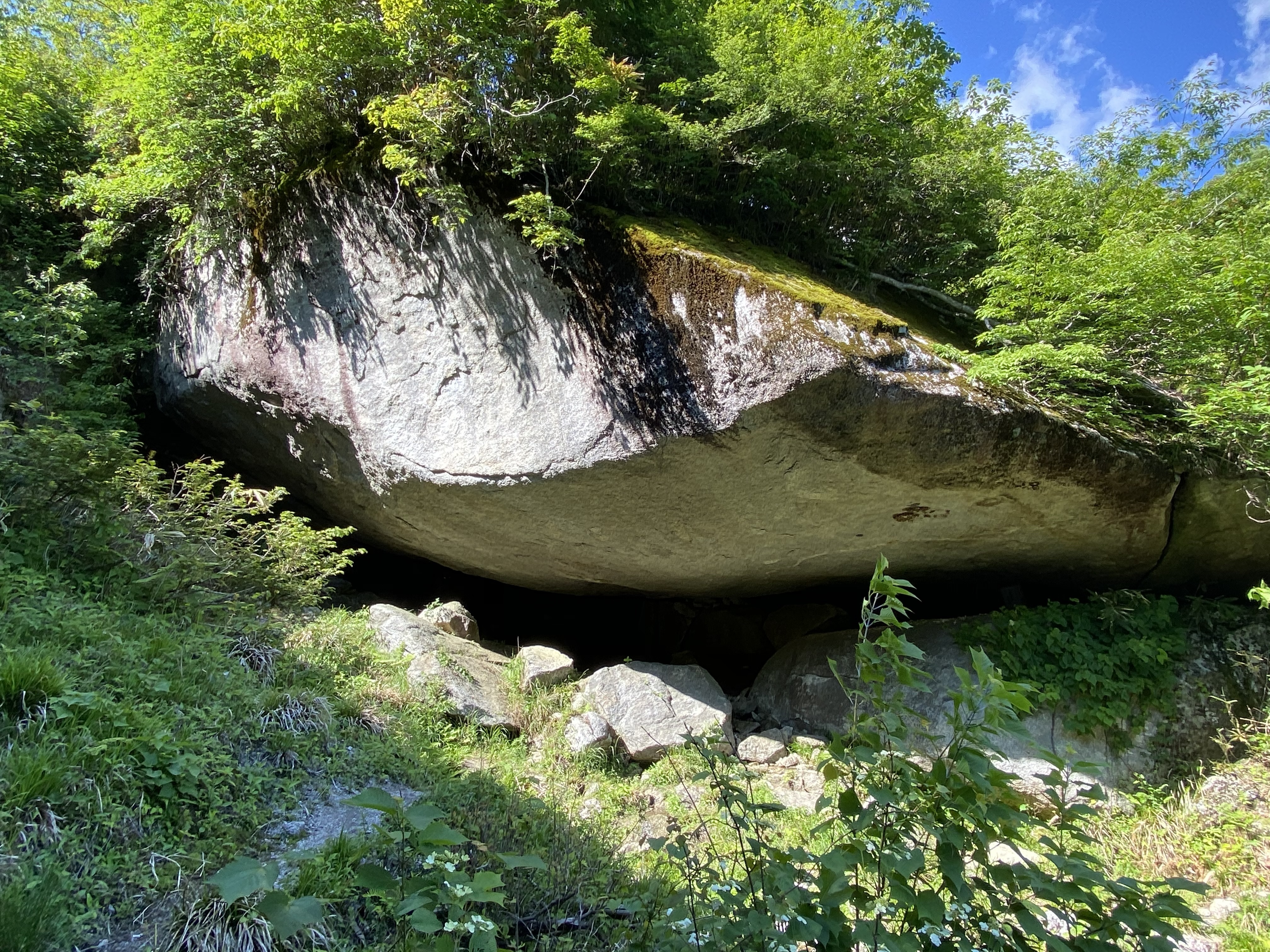 トダナ岩屋の画像2