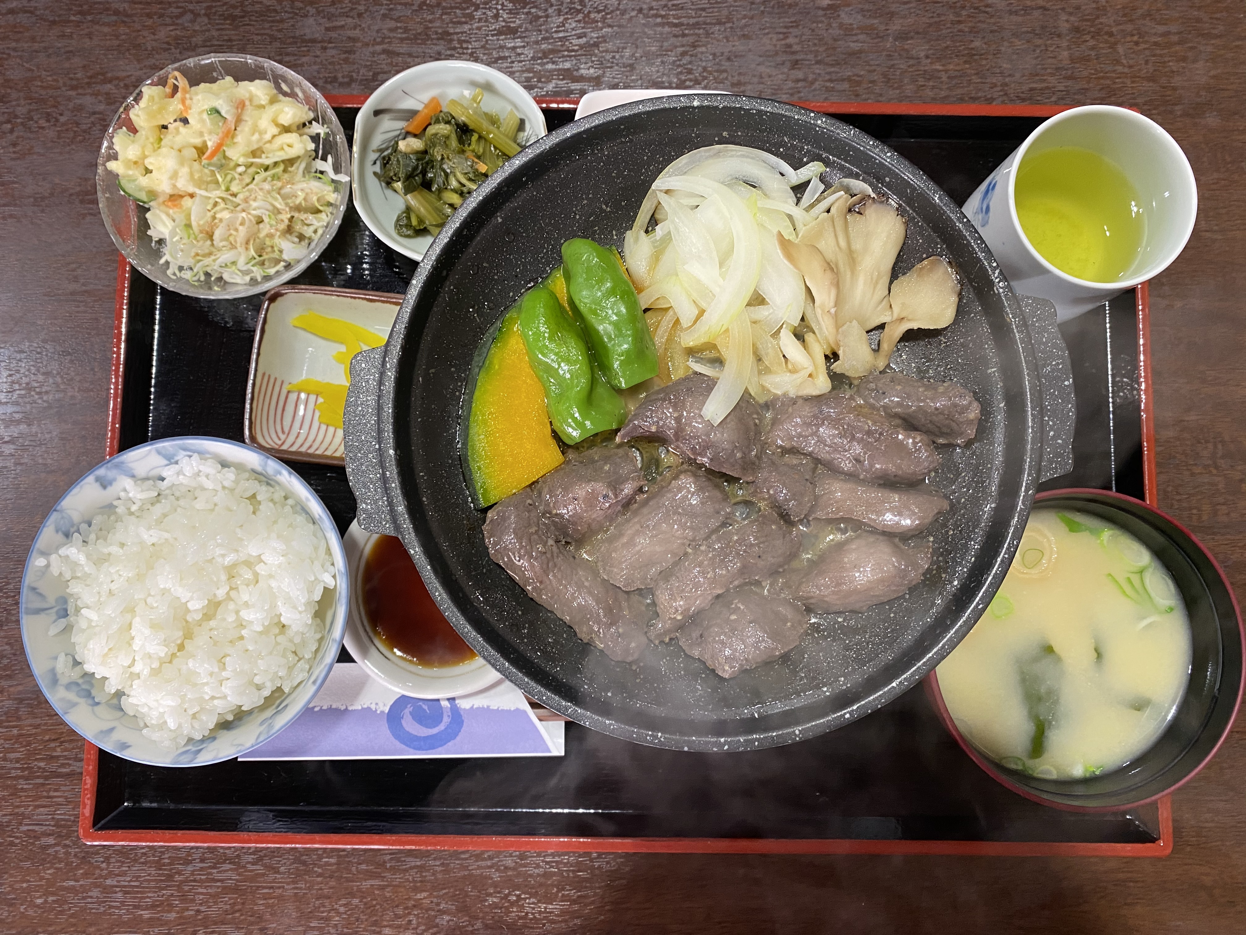 坂内山鹿肉の陶板焼きの画像