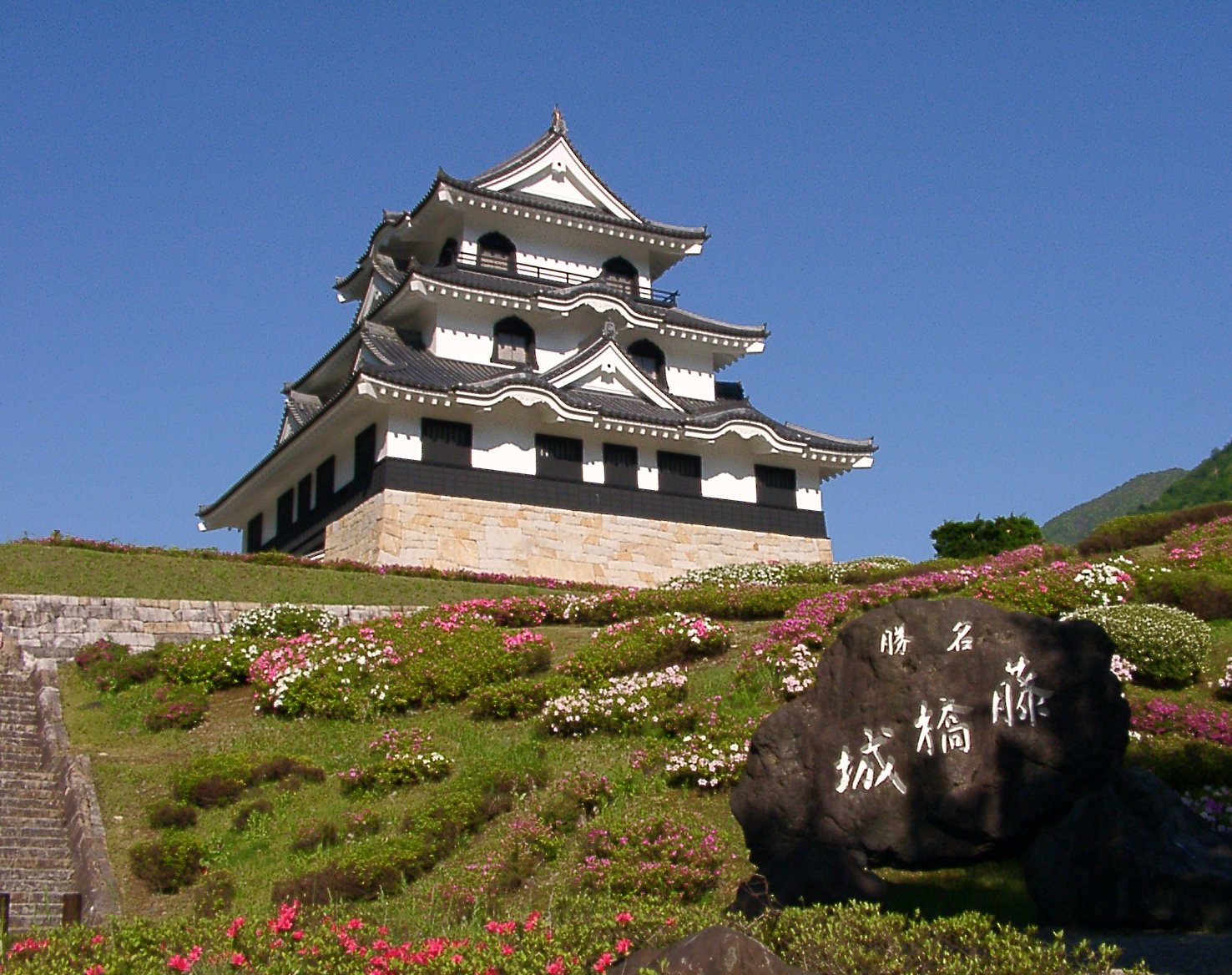 藤橋城・西美濃プラネタリウムの外観