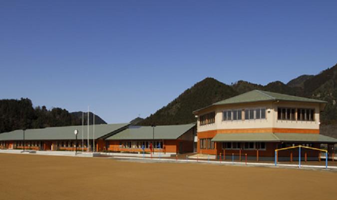 揖斐川町立谷汲小学校のタイトル画像