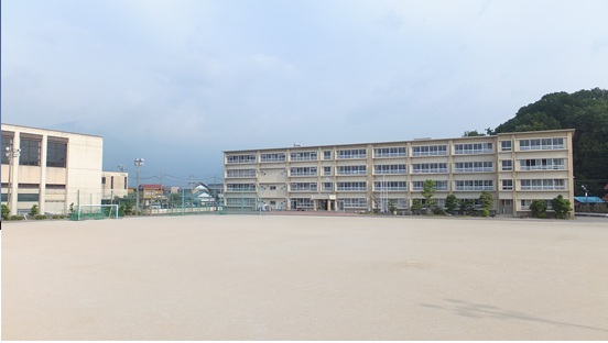 揖斐川町立揖斐川中学校のタイトル画像